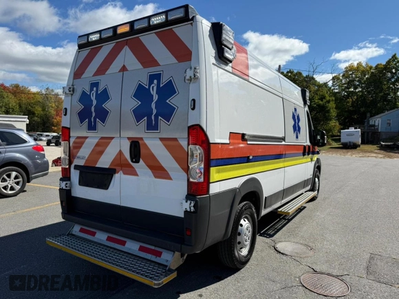 2017 Ram ProMaster Cargo with VIN 3C6URVHGSHE507937, listed as a Copart auction lot 75947704 with 122,808 mi miles and Clean Title. Bid and sale history available at DreamBid. Image 4.
