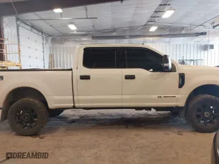 2017 Ford Super Duty F-250 SRW Lariat with VIN 1FT7W2BTXHEC81609, listed as a IAAI auction lot 41497213 with 176,644 mi miles. Bid and sale history available at carsss.com. Image 14.