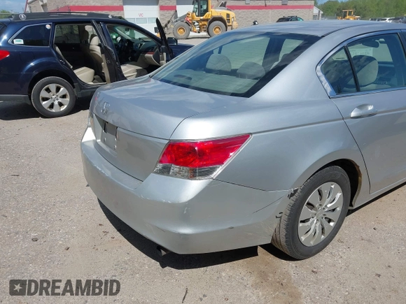 2008 Honda Accord LX z VIN 1HGCP263X8A006482, wystawiony jako IAAI lot #42362851 z przebiegiem 246 340 mil mil oraz . Historia ofert i sprzedaży dostępna na DreamBid. Obrazek 14.