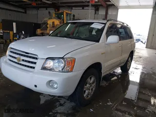 2001 Toyota Highlander with VIN JTEGF21AX10022116, listed as a IAAI auction lot 41604066 with 119,033 mi miles. Bid and sale history available at carsss.com. Image 2.