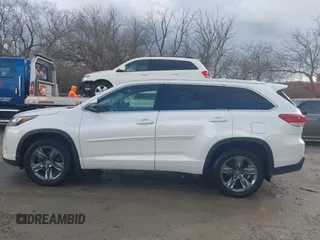 2017 Toyota Highlander Limited with VIN 5TDDZRFH7HS446499, listed as a IAAI auction lot 41681302 with 89,055 mi miles and . Bid and sale history available at DreamBid. Image 15.