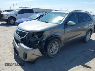 2015 Kia Sorento LX with VIN 5XYKTCA69FG584972, listed as a IAAI auction lot 42315973 with 165,907 mi miles and . Bid and sale history available at DreamBid. Image 17.