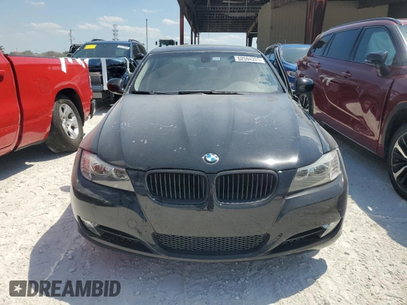 2009 BMW 3 Series 328i z VIN WBAPH73549E125586, wystawiony jako Copart lot #52594265 z przebiegiem 117 657 mil mil oraz Szkoda całkowita • Salvage title. Historia ofert i sprzedaży dostępna na DreamBid. Obrazek 5.