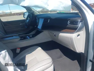 2023 Jeep Grand Wagoneer Series II с VIN 1C4SJSFP4PS556932, выставлен на аукционе IAAI как лот 41949734 с пробегом 63 281 миль миль и . История ставок и продаж доступна на DreamBid. Изображение 5.