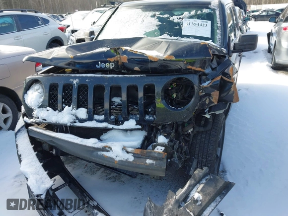 2014 Jeep Patriot Latitude z VIN 1C4NJRFB7ED694024, wystawiony jako IAAI lot #41354423 z przebiegiem 177 854 mil mil oraz . Historia ofert i sprzedaży dostępna na DreamBid. Obrazek 6.