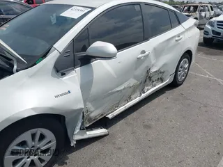 2016 Toyota Prius Two z VIN JTDKBRFU3G3024092, wystawiony jako IAAI lot #42338381 z przebiegiem 87 216 mil mil oraz . Historia ofert i sprzedaży dostępna na DreamBid. Obrazek 6.