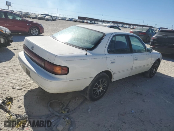 1993 Toyota Camry LE with VIN 4T1SK12E9PU220155, listed as a Copart auction lot 88475235 with 327,907 mi miles and Clean Title. Bid and sale history available at carsss.com. Image 3.