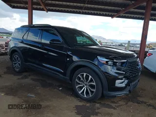 2022 Ford Explorer ST-Line z VIN 1FMSK7KH5NGA21032, wystawiony jako IAAI lot #42212415 z przebiegiem 49 034 mil mil oraz . Historia ofert i sprzedaży dostępna na DreamBid. Obrazek 1.