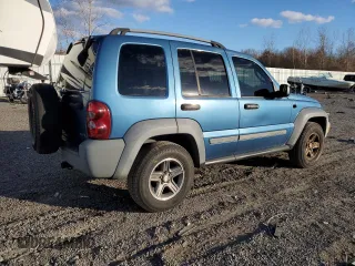 2005 Jeep Liberty Sport with VIN 1J4GK48K05W600229, listed as a Copart auction lot 47898785 with 191,271 mi miles and Clean Title. Bid and sale history available at carsss.com. Image 3.