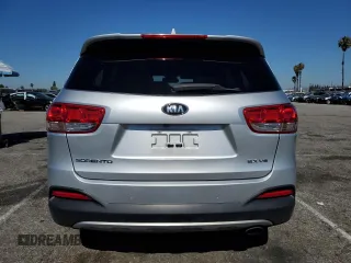 2018 Kia Sorento EX with VIN 5XYPH4A53JG385140, listed as a Copart auction lot 63948095 with 186,391 mi miles and Salvage title. Bid and sale history available at DreamBid. Image 6.