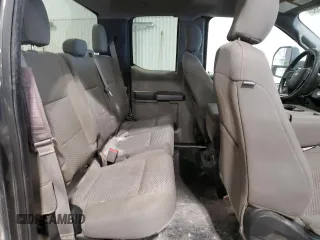 2018 Ford F-250 XL z VIN 1FT7X2B61JEB71609, wystawiony jako Copart lot #45167395 z przebiegiem 107 493 mil mil oraz Szkoda całkowita • Salvage title. Historia ofert i sprzedaży dostępna na DreamBid. Obrazek 10.