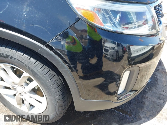 2015 Kia Sorento LX with VIN 5XYKT4A79FG586350, listed as a IAAI auction lot 42024191 with 144,550 mi miles. Bid and sale history available at carsss.com. Image 6.
