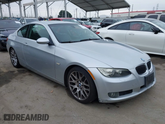 2008 BMW 3 Series 328i z VIN WBAWV13508P119840, wystawiony jako IAAI lot #42171550 z przebiegiem 123 886 mil mil oraz . Historia ofert i sprzedaży dostępna na DreamBid. Obrazek 1.