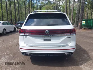 2024 Volkswagen Atlas SEL Premium R-Line with VIN 1V2FR2CA2RC617765, listed as a IAAI auction lot 41990546 with 15,098 mi miles and . Bid and sale history available at DreamBid. Image 17.