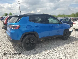 2021 Jeep Compass Altitude z VIN 3C4NJDBB9MT567907, wystawiony jako Copart lot #56241815 z przebiegiem 93 319 mil mil oraz Nie do naprawy • Non repairable. Historia ofert i sprzedaży dostępna na DreamBid. Obrazek 3.