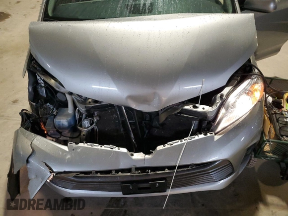 2019 Toyota Sienna XLE Auto Access Seat z VIN 5TDYZ3DC5KS005161, wystawiony jako Copart lot #55245905 z przebiegiem 98 077 mil mil oraz Szkoda całkowita • Salvage title. Historia ofert i sprzedaży dostępna na DreamBid. Obrazek 12.