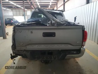 2017 Toyota Tacoma SR5 z VIN 3TMCZ5AN3HM087489, wystawiony jako Copart lot #53017955 z przebiegiem Nie podano mil oraz Szkoda całkowita • Salvage title. Historia ofert i sprzedaży dostępna na DreamBid. Obrazek 6.