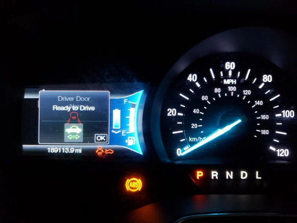 2014 Ford Fusion Titanium Hybrid with VIN 3FA6P0RU6ER219036, listed as a Copart auction lot 57476985 with 189,113 mi miles and Clean title. Bid and sale history available at DreamBid. Image 9.