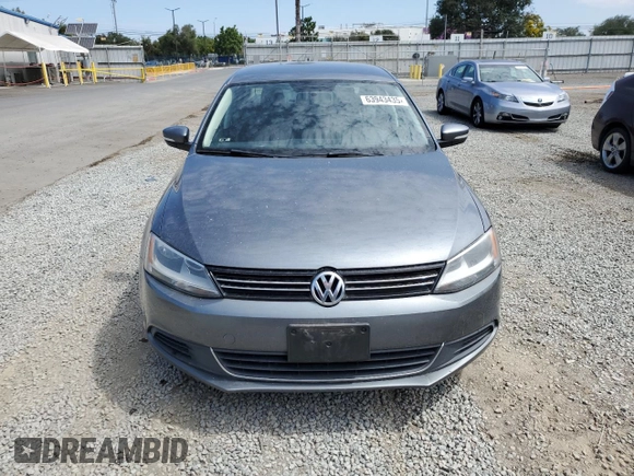 2014 Volkswagen Jetta SE with VIN 3VWD17AJ8EM285840, listed as a Copart auction lot 63943435 with 137,555 mi miles and Clean title. Bid and sale history available at DreamBid. Image 5.