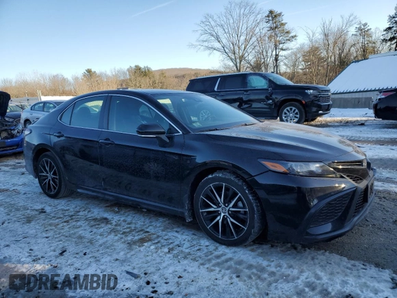 2023 Toyota Camry SE z VIN 4T1G11BK4PU077906, wystawiony jako Copart lot #88947725 z przebiegiem 27 377 mil mil oraz Nie do naprawy • Non repairable. Historia ofert i sprzedaży dostępna na DreamBid. Obrazek 4.