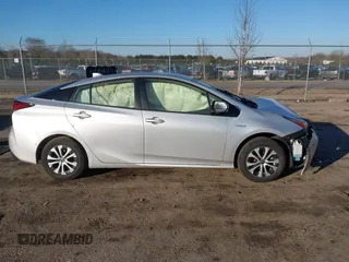 2020 Toyota Prius LE with VIN JTDL9RFU5L3013217, listed as a IAAI auction lot 41650064 with 124,704 mi miles and . Bid and sale history available at DreamBid. Image 14.