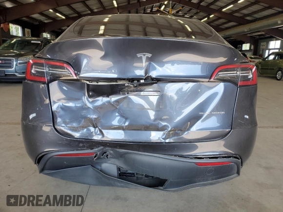 2024 Tesla Model Y Long Range z VIN 7SAYGDEE2RA246928, wystawiony jako Copart lot #60996035 z przebiegiem 19 266 mil mil oraz Szkoda całkowita • Salvage title. Historia ofert i sprzedaży dostępna na DreamBid. Obrazek 6.