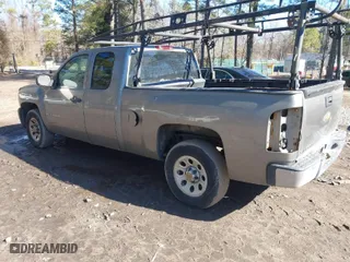 2008 Chevrolet Silverado 1500 Work Truck with VIN 1GCEC19X78Z163206, listed as a IAAI auction lot 41654310 with 224,879 mi miles. Bid and sale history available at carsss.com. Image 3.