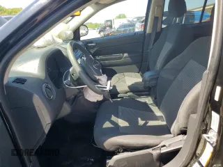 2017 Jeep Compass Sport с VIN 1C4NJCBA8HD124418, выставлен на аукционе Copart как лот 54833855 с пробегом 102 487 миль миль и Списание • Salvage title. История ставок и продаж доступна на DreamBid. Изображение 7.