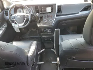 2020 Toyota Sienna SE with VIN 5TDXZ3DC9LS050441, listed as a Copart auction lot 77310274 with 43,452 mi miles and Salvage Title. Bid and sale history available at carsss.com. Image 8.