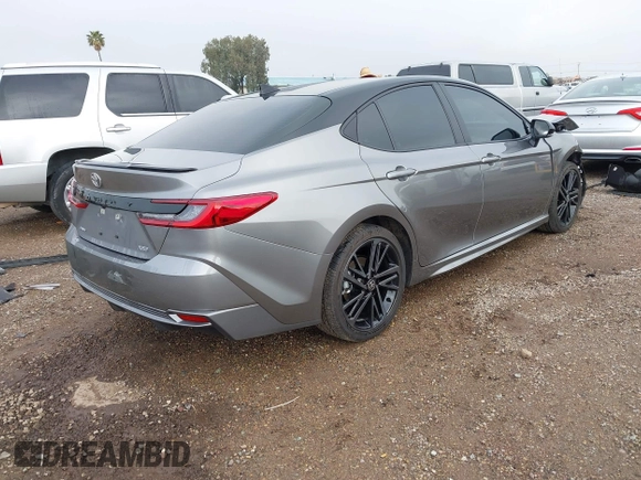 2025 Toyota Camry LE z VIN 4T1DAACK5SU554563, wystawiony jako IAAI lot #41788016 z przebiegiem 4 023 mil mil oraz . Historia ofert i sprzedaży dostępna na DreamBid. Obrazek 4.