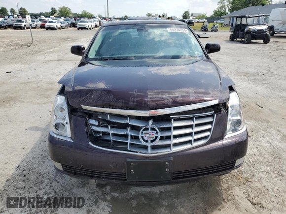 2008 Cadillac DTS 1SD z VIN 1G6KD57Y58U104142, wystawiony jako Copart lot #55274255 z przebiegiem 229 226 mil mil oraz Szkoda całkowita • Salvage title. Historia ofert i sprzedaży dostępna na DreamBid. Obrazek 5.