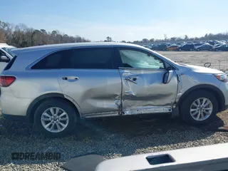 2020 Kia Sorento LX with VIN 5XYPG4A3XLG635252, listed as a IAAI auction lot 41424255 with 94,489 mi miles. Bid and sale history available at carsss.com. Image 13.
