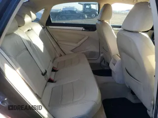 2012 Volkswagen Passat SE z VIN 1VWBP7A32CC092072, wystawiony jako Copart lot #83381494 z przebiegiem 259 949 mil mil oraz Szkoda całkowita • Salvage title. Historia ofert i sprzedaży dostępna na DreamBid. Obrazek 10.