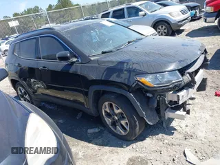2019 Jeep Compass Limited z VIN 3C4NJCCB5KT667265, wystawiony jako IAAI lot #41805204 z przebiegiem 125 978 mil mil oraz . Historia ofert i sprzedaży dostępna na DreamBid. Obrazek 1.