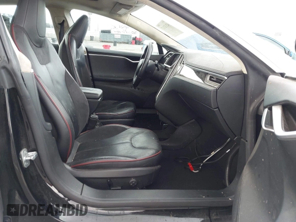 2014 Tesla Model S 60 with VIN 5YJSA1H14EFP34738, listed as a IAAI auction lot 42132117 with 120,898 mi miles and . Bid and sale history available at DreamBid. Image 5.