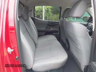 2020 Toyota Tacoma SR5 z VIN 3TMAZ5CN7LM128932, wystawiony jako IAAI lot #42220739 z przebiegiem 22 197 mil mil oraz . Historia ofert i sprzedaży dostępna na DreamBid. Obrazek 8.