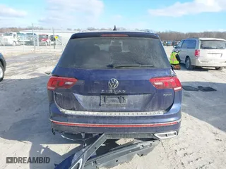 2022 Volkswagen Tiguan SEL R-Line with VIN 3VV4B7AX6NM050942, listed as a IAAI auction lot 41067353 with 38,634 mi miles. Bid and sale history available at carsss.com. Image 16.