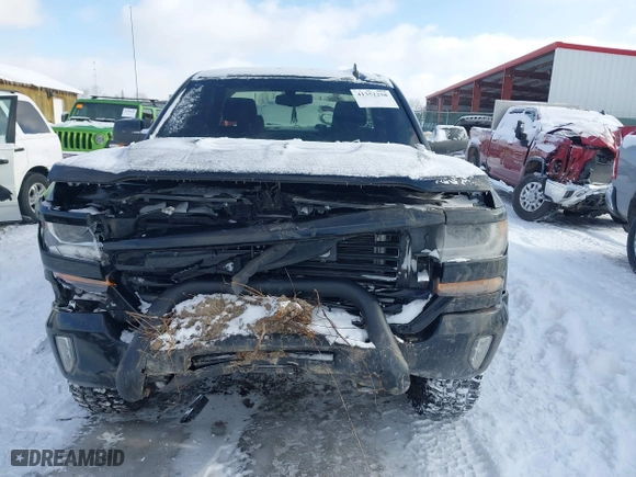 2018 Chevrolet Silverado 1500 LT with VIN 2GCVKREC6J1110953, listed as a IAAI auction lot 41352258 with 106,617 mi miles. Bid and sale history available at carsss.com. Image 6.