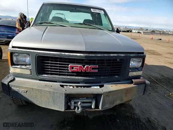 1998 GMC Sierra 2500 with VIN 1GTGK29J9WE553547, listed as a Copart auction lot 88851835 with 197,213 mi miles and Clean Title. Bid and sale history available at carsss.com. Image 11.