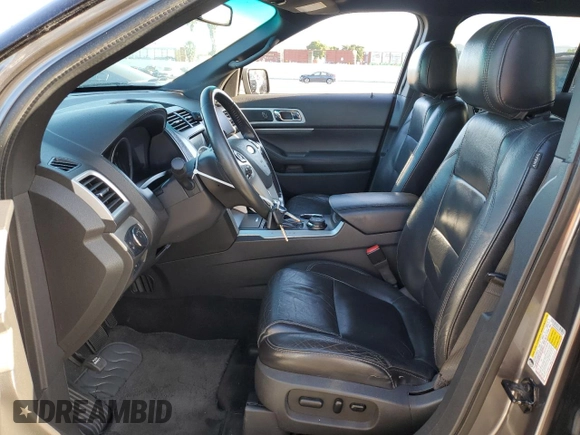 2011 Ford Explorer XLT z VIN 1FMHK8D86BGA15796, wystawiony jako Copart lot #55348385 z przebiegiem 129 505 mil mil oraz Szkoda całkowita • Salvage title. Historia ofert i sprzedaży dostępna na DreamBid. Obrazek 7.