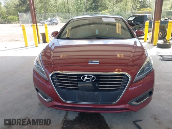 2017 Hyundai Sonata Limited with VIN KMHE34L38HA064461, listed as a IAAI auction lot 42160640 with 98,771 mi miles and . Bid and sale history available at DreamBid. Image 13.