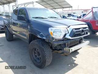 2014 Toyota Tacoma z VIN 5TFUU4EN9EX096999, wystawiony jako IAAI lot #42478128 z przebiegiem 86 483 mil mil oraz . Historia ofert i sprzedaży dostępna na DreamBid. Obrazek 1.