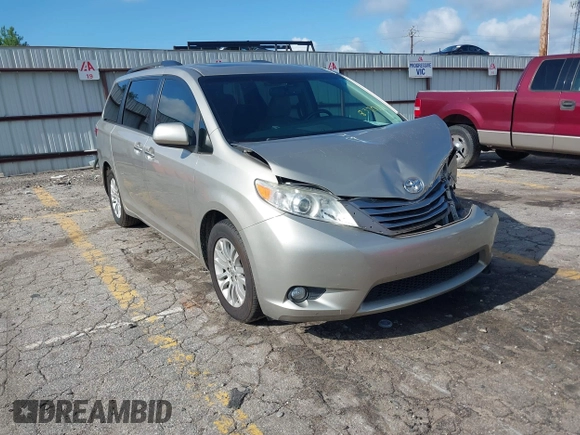 2017 Toyota Sienna XLE Auto Access Seat z VIN 5TDYZ3DC4HS837017, wystawiony jako IAAI lot #42237044 z przebiegiem 91 041 mil mil oraz . Historia ofert i sprzedaży dostępna na DreamBid. Obrazek 1.