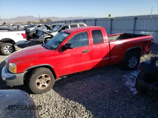 2005 Dodge Dakota SLT with VIN 1D7HW42N25S155488, listed as a Copart auction lot 42648485 with 170,312 mi miles and Salvage Title. Bid and sale history available at carsss.com. Image 1.