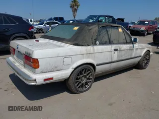 1991 BMW 3 Series с VIN WBABB1319MEC04169, выставлен на аукционе IAAI как лот 42714812 с пробегом 200 393 миль миль и . История ставок и продаж доступна на DreamBid. Изображение 4.