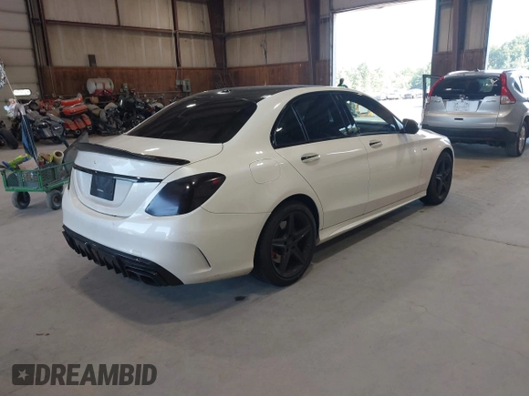 2016 Mercedes-Benz C 450 AMG z VIN 55SWF6EB7GU132348, wystawiony jako IAAI lot #42579809 z przebiegiem 180 873 mil mil oraz . Historia ofert i sprzedaży dostępna na DreamBid. Obrazek 4.