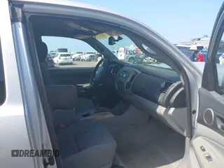 2006 Toyota Tacoma with VIN 5TEUU42N46Z286272, listed as a IAAI auction lot 41518642 with 243,142 mi miles. Bid and sale history available at carsss.com. Image 5.