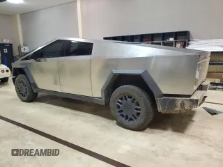 2024 Tesla Cybertruck z VIN 7G2CEHED8RA013046, wystawiony jako Copart lot #79999264 z przebiegiem Nie podano mil oraz Szkody całkowita. Historia ofert i sprzedaży dostępna na DreamBid. Obrazek 2.