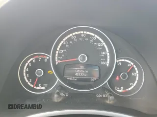 2013 Volkswagen Beetle with VIN 3VW7S7AT3DM819093, listed as a Copart auction lot 49997645 with 43,233 mi miles and Salvage Title. Bid and sale history available at DreamBid. Image 9.