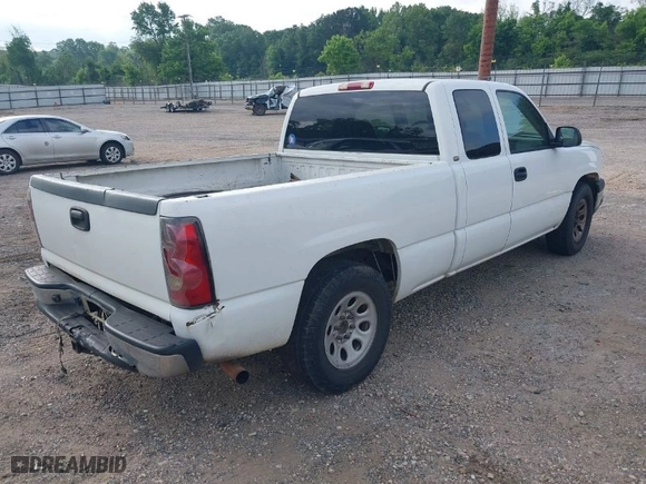 2005 Chevrolet Silverado 1500 Work Truck with VIN 1GCEC19X85Z345542, listed as a IAAI auction lot 42052962 with 198,557 mi miles. Bid and sale history available at carsss.com. Image 4.